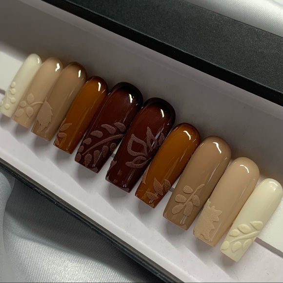 Long Square Gradient Embossed Minimalist Custom Luxury Press Ons - Picture 4 of 4